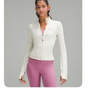 Cropped Define Jacket
*Ribbed Nulu
Bone
Size 10